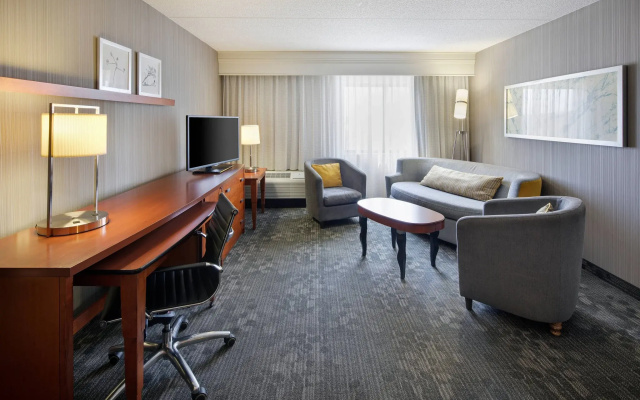 Courtyard by Marriott Cleveland Beachwood