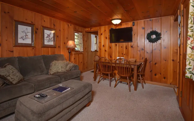 Lakeside Hide-A-Way 2 Bedroom House