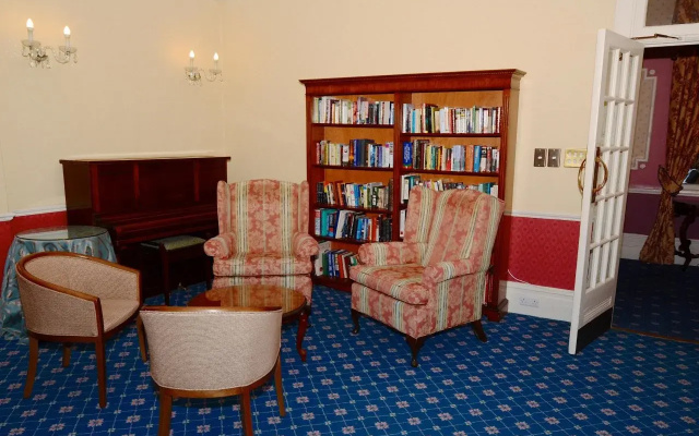 Whitehall Hotel