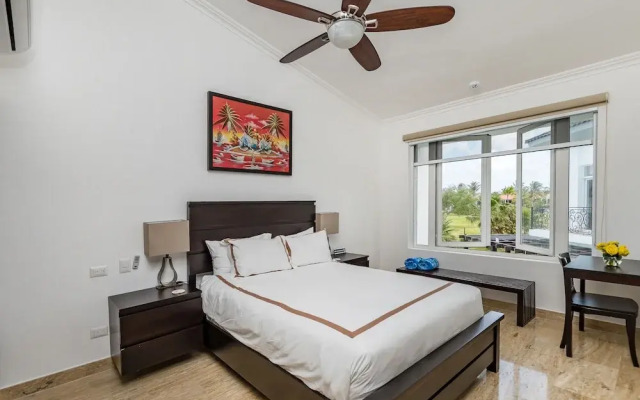 Amazing Private Villa with Chef & Maids