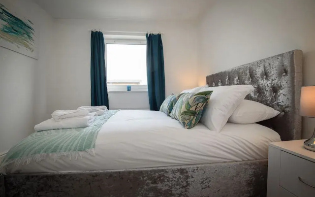 Karah Suites- Longhorn Avenue
