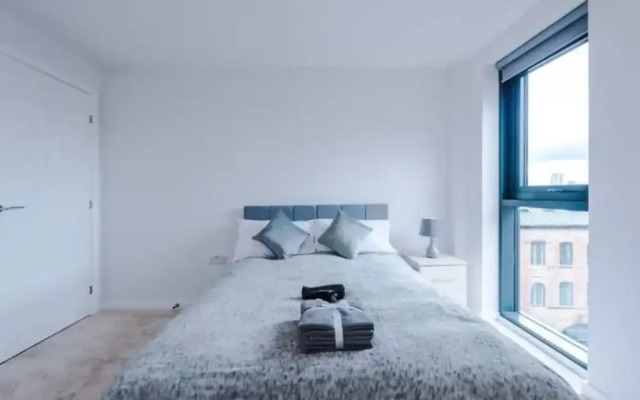 ✰Spacious & Modern 2 Bed Apt, 5 Mins from Leeds!