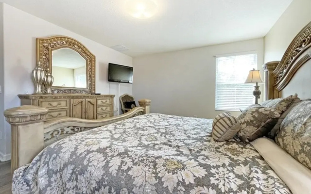 Mariel Oasis 6 Bedroom Home by RedAwning