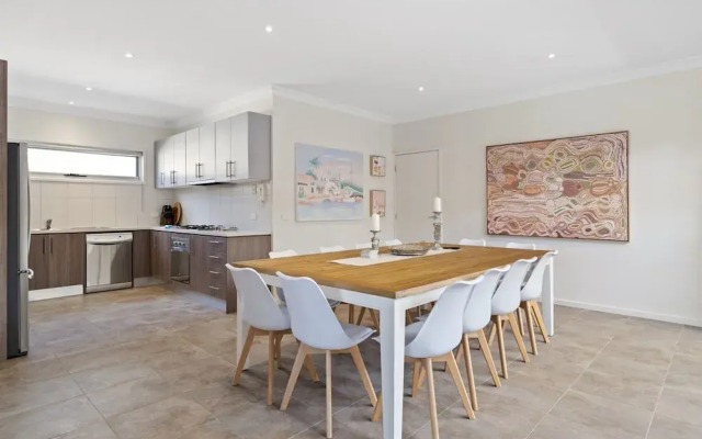 Seaside 3-bed Home, Direct Beach Access