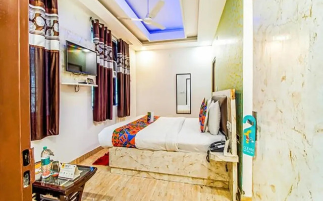 FabHotel Airlift