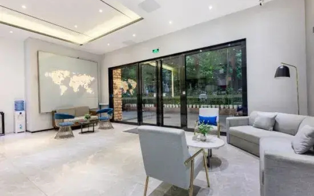 7 Days Inn (Shenzhen Science Park Metro Station & Vientiane Tiandi Branch)