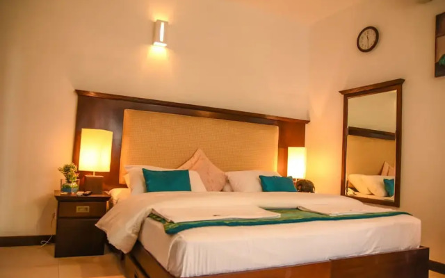 Отель White Villa Resort Aungalla вид на фасад