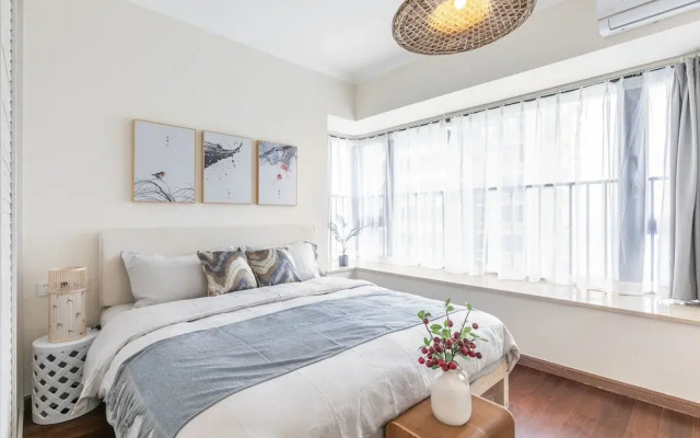 Locals Boutique Apartment Huafa Plaza 26