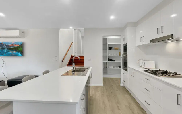 Spacious 4-bed House Near Batemans Bay Centre