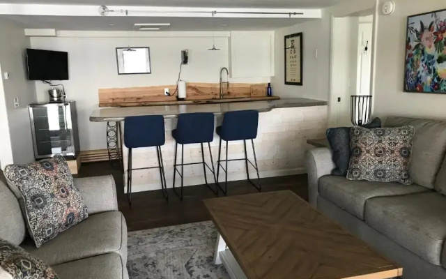 38 West Lake