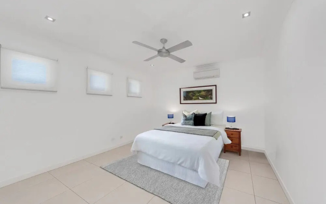 Luxury Home near Marina