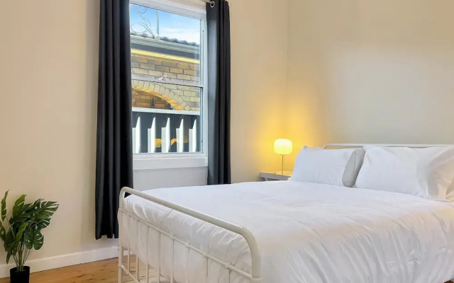 3-bed Coastal Haven With Alfresco Dining & BBQ