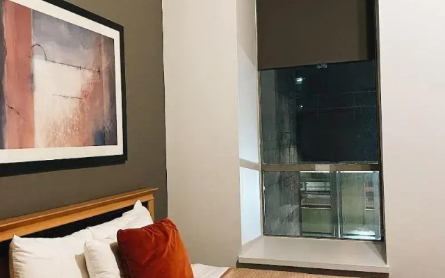 Met Hotel