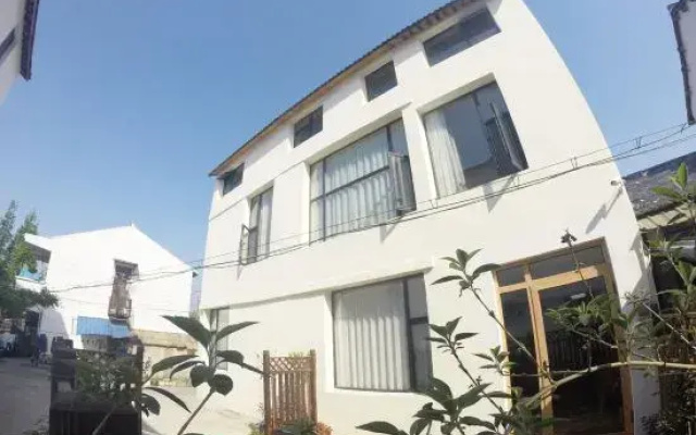 Zhuxia Hostel Guesthouse