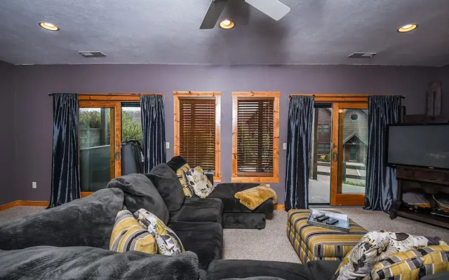 Marsh-Mellow Manor 5 Bedroom House