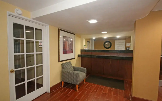 Townhouse Inn