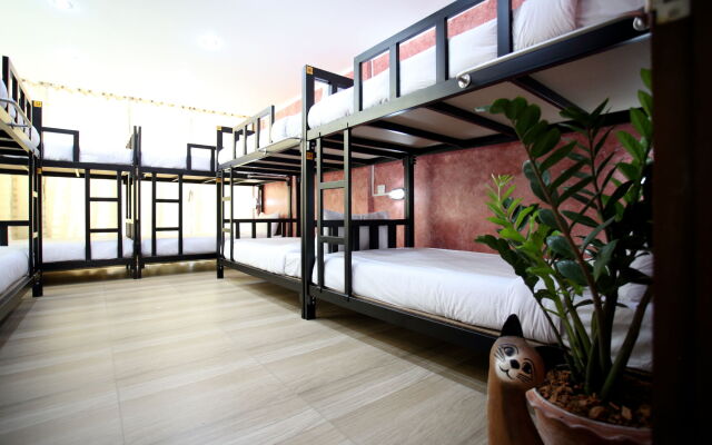 Thai Cat Hostel Bb Bangkok Бангкок вид на фасад