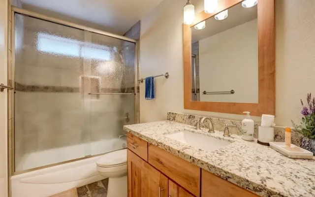 Sutter Trail Sparkles - Air Conditioned Large Family Home!