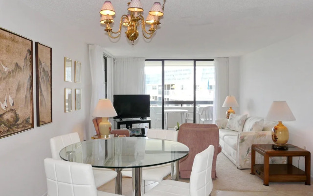 Condo Overlooking Clam Bay With Pool and Beach Access