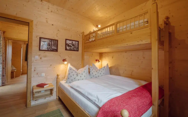 Chalet in Grundlsee Near Ski Slopes
