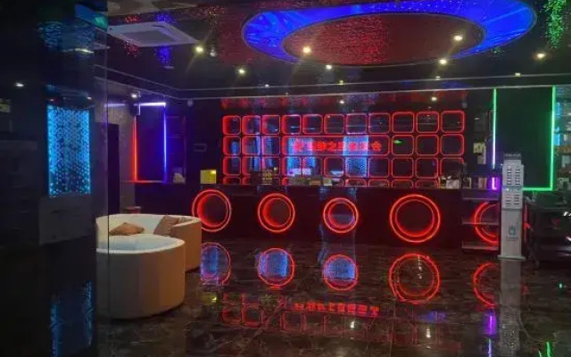 Vienna Hotel (Huizhou Yeting Avenue)