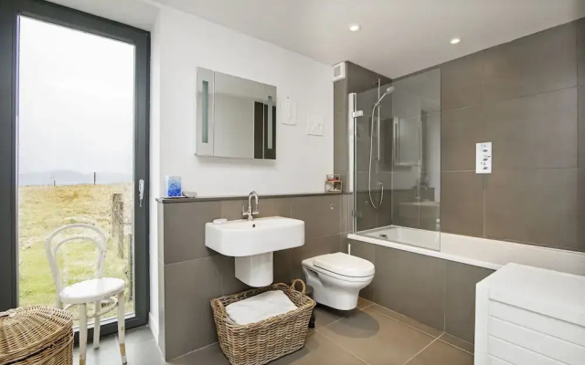 Solas, Ormiscaig, Luxury Coastal Retreat
