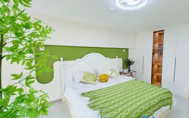 Youjia Selected Homestay (Central City Rainbow International)