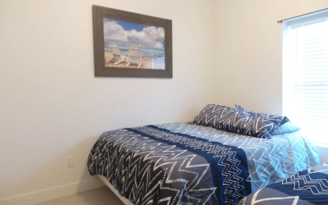 La Isla Condominiums by Cheap Getaway