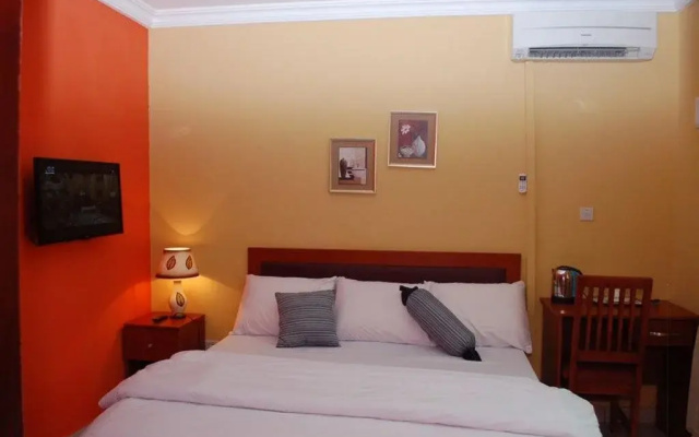 Millicent Hotel and Suites