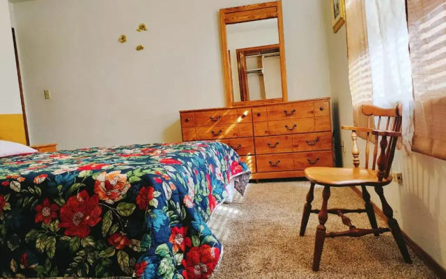 Golden Sunflower's Apartment B