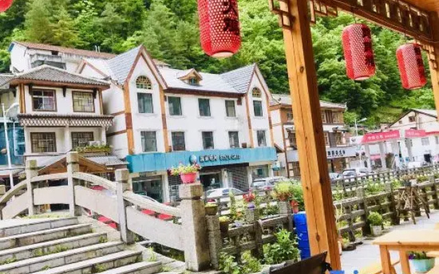 Shennongjia Xiaoqiao people food inn