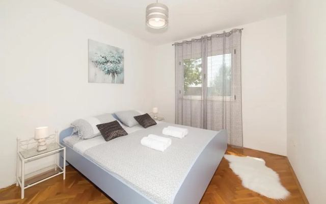 Amazing Home in Kastel Gomilica With Wifi and 4 Bedrooms