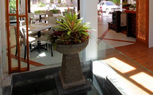 Отель Sungthong Kamala Beach Resort вид на фасад