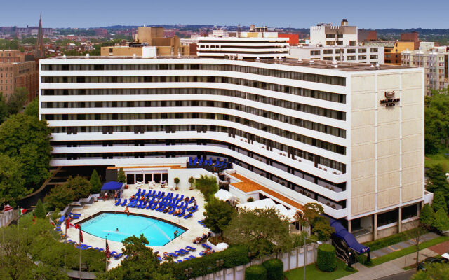 Отель Washington Plaza Hotel США, Вашингтон - отзывы, цены и фото номеров - забронировать отель Washington Plaza Hotel онлайн вид на фасад