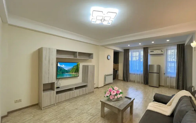 Apartment by Luxe Group XO222