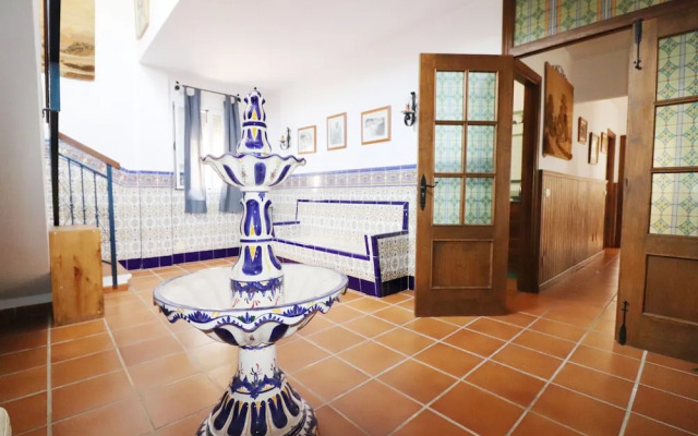 1053 Villa Seral