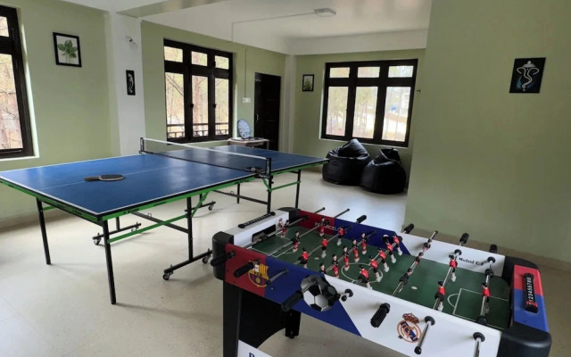 XTSY Travellers Hostel