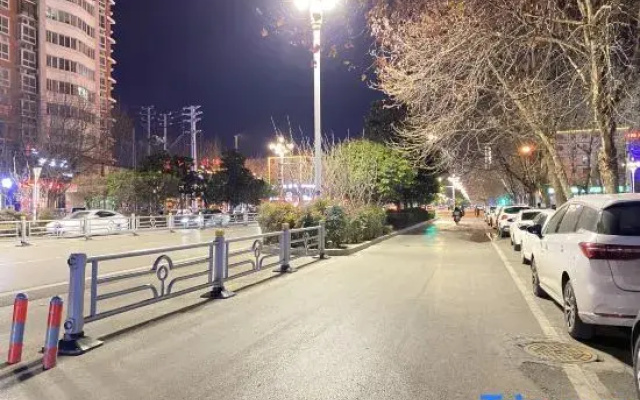 Yongcheng Zijinghua Fashion Hotel