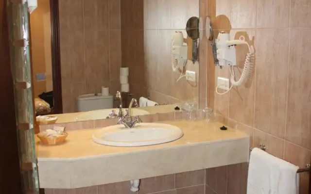 Hotel Varinia Serena - Balneario de Alange