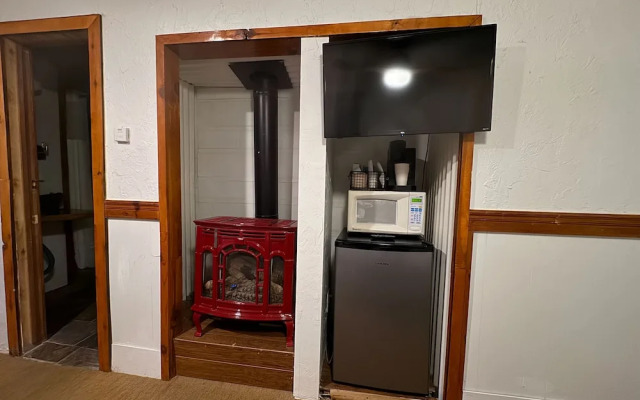 Three Pines Cabins Lodge