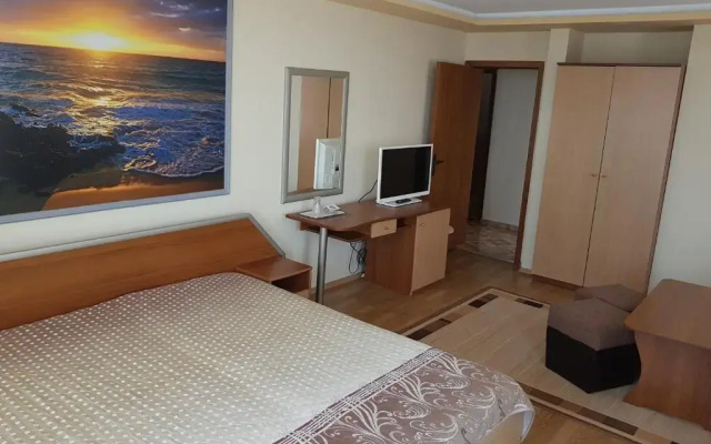 Guest House Ianis Paradise