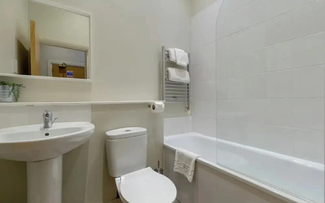 Destination Edinburgh Apartments- Southside Apartments