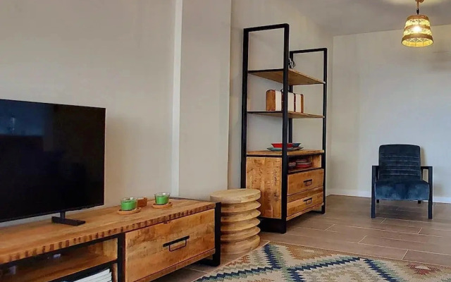 Flat in Villajoyosa With Sea Views & Pool