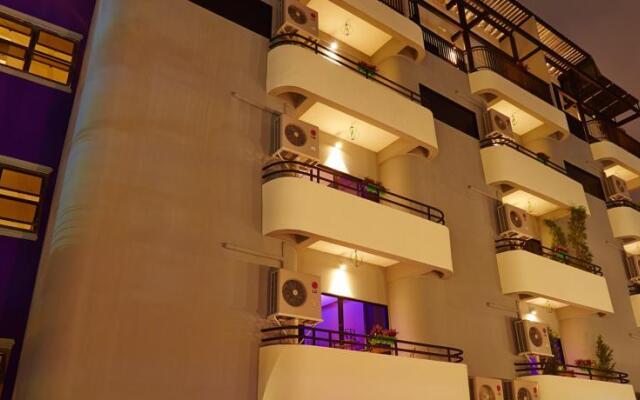 Отель Tweet Tweet Nest Pattaya Таиланд, Паттайя - отзывы, цены и фото номеров - забронировать отель Tweet Tweet Nest Pattaya онлайн вид на фасад