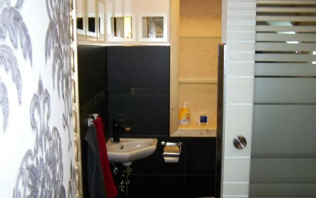 Loft-Ferienwohnung zur "Kfz-Schenke"