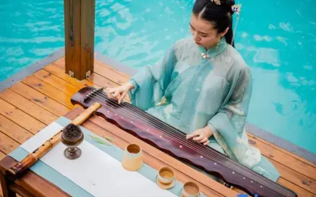 Floral Hotel·Wuzhen Mushe Shiguang Hot Spring hotel