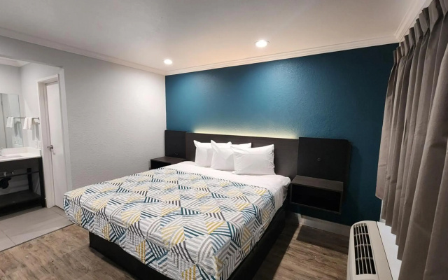 Studio 6 Suites San Ysidro, CA -San Diego South Bay