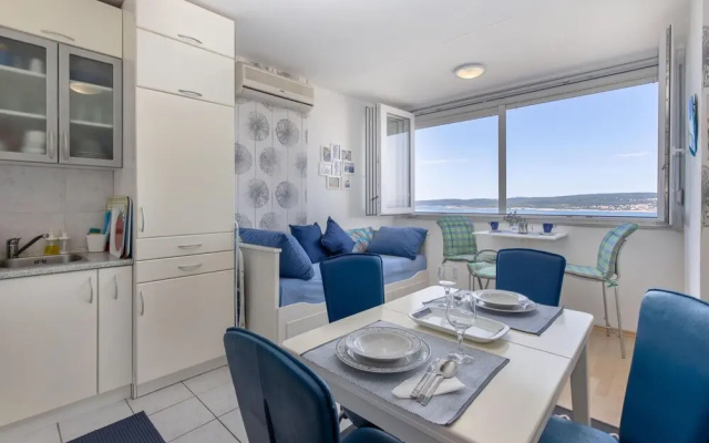 Awesome Apartment in Crikvenica With Wifi