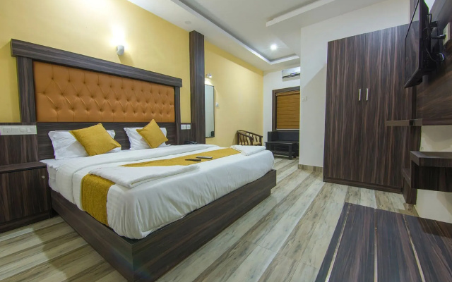 Hotel Kochi Crown