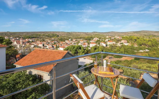 Amazing Home in Milna With 6 Bedrooms, Wifi and Outdoor Swimming Pool